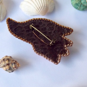Piros tulipán -gyöngy hímzett bross-kitűző - ékszer - kitűző és bross - kitűző - Meska.hu
