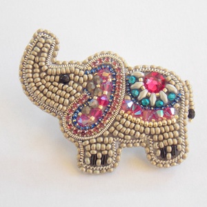 Fáni -gyöngy hímzett bross-kitűző - ékszer - kitűző és bross - Meska.hu