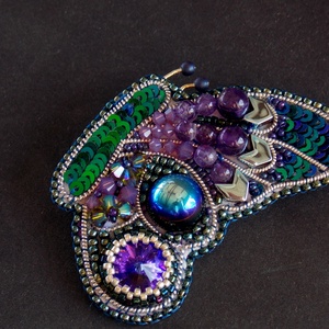 Amethyst pillangó  -gyöngy hímzett bross-kitűző - ékszer - kitűző és bross - kitűző - Meska.hu