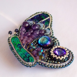 Amethyst pillangó  -gyöngy hímzett bross-kitűző - ékszer - kitűző és bross - kitűző - Meska.hu