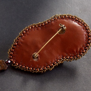Bumblebee jasper  -gyöngy hímzett bross-kitűző - ékszer - kitűző és bross - kitűző - Meska.hu
