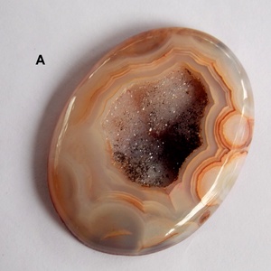Lyukas druzy achát - kellékek & szerszámok - gyöngyfűzés kellékek - cabochon - Meska.hu