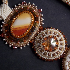 Őszi avar  -gyöngy hímzett , gyöngy horgolt nyaklánc - ékszer - nyaklánc - gyöngyös nyaklánc - Meska.hu