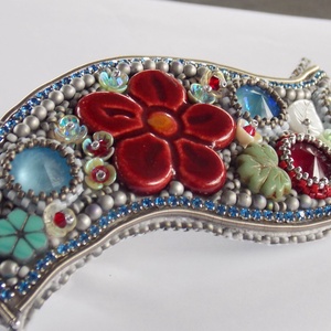 Tavaszi olvadás -gyöngy hímzett  hajcsat - ruha & divat - hajdísz & hajcsat - hajcsat & hajtű - Meska.hu