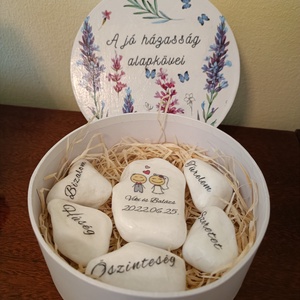Nászajándék dobozban - otthon & életmód - dekoráció - asztal és polc dekoráció - kavics & kő - Meska.hu