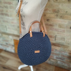 Horgolt női körtáska farmerkék színben - Crossbody - táska & tok - kézitáska & válltáska - vállon átvethető táska - Meska.hu