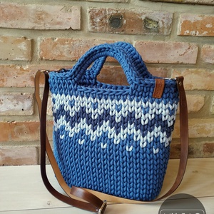 Horgolt női crossbody táska FARMERKÉK színben bőr vállpánttal - Cikk-cakk mintával - BIG, Táska & Tok, Kézitáska & válltáska, Vállon átvethető táska, Horgolás, MESKA