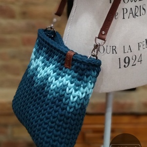 Horgolt női crossbody táska PETROL színben bőr vállpánttal - Cikk-cakk mintával - MINI - táska & tok - kézitáska & válltáska - vállon átvethető táska - Meska.hu