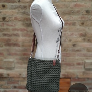 Horgolt női crossbody táska AVOKÁDÓ színben - bőr vállpánttal - MINI - táska & tok - kézitáska & válltáska - vállon átvethető táska - Meska.hu