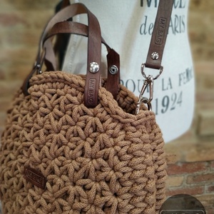 Horgolt női körtáska KARAMELL színben - jázmin mintával - Crossbody - táska & tok - kézitáska & válltáska - vállon átvethető táska - Meska.hu