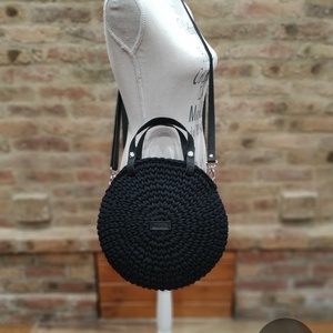 Horgolt női körtáska FEKETE színben - Crossbody - táska & tok - kézitáska & válltáska - vállon átvethető táska - Meska.hu