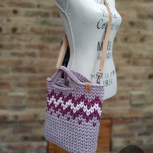 Horgolt női crossbody táska PISZKOSRÓZSASZÍN színben bőr vállpánttal - Cikk-cakk mintával - BIG - táska & tok - kézitáska & válltáska - vállon átvethető táska - Meska.hu