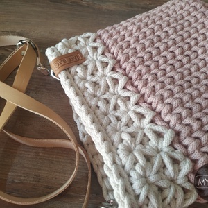 Horgolt női crossbody táska PASTEL PINK/EKRÜ színekben - Jázmin mintával - MINI, Táska & Tok, Kézitáska & válltáska, Vállon átvethető táska, Horgolás, MESKA