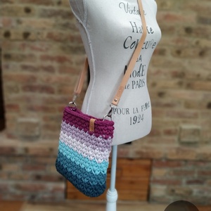 Horgolt női crossbody táska PETROL--GRÁNÁTALMA színekben - Madármintával - MINI, Táska & Tok, Kézitáska & válltáska, Vállon átvethető táska, Horgolás, MESKA