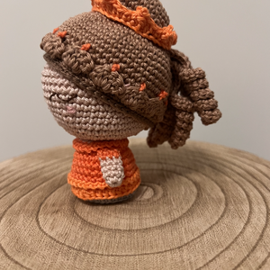 Barna hajú horgolt hercegnő - játék & sport - plüssállat & játékfigura - ember - Meska.hu