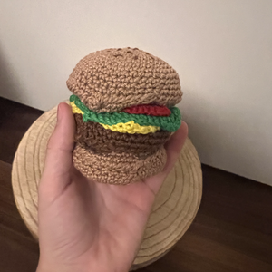 Horgolt hamburger - játék & sport - plüssállat & játékfigura - más figura - Meska.hu