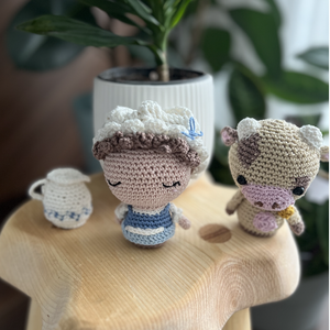 Horgolt tehénfejő kisasszony, Játék & Sport, Plüssállat & Játékfigura, Ember, Horgolás, MESKA