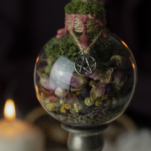 Béke és Szeretet Witch Ball, kézműves boszorkány gömb gyógynövényekkel, energiatisztító, harmonizáló otthondekor - Meska.hu