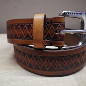 Növényi cserzésű poncolt bőr öv - Meska.hu