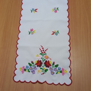 Asztali futó , , , MESKA