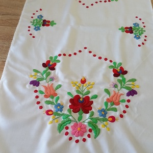 Terítő  - otthon & életmód - dekoráció - asztal és polc dekoráció - horgolt & csipketerítő - Meska.hu