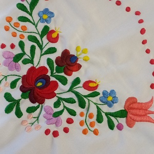 Hímzett asztali futó  -  - Meska.hu