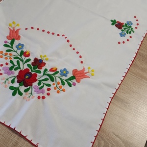 Hímzett asztali futó  -  - Meska.hu