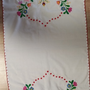 Hímzett terítő  -  - Meska.hu