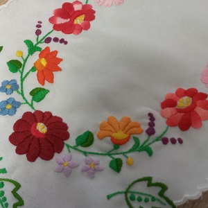 Asztal közép  - otthon & életmód - dekoráció - asztal és polc dekoráció - horgolt & csipketerítő - Meska.hu