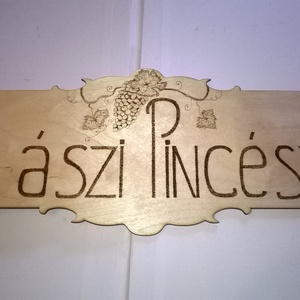 Pincészeti utca tábla, Otthon & Életmód, Ház & Kert, Házszám, Famegmunkálás, Gravírozás, pirográfia, MESKA