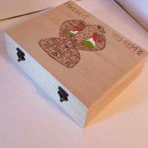 Turul madaras italos üveg díszdobozban - otthon & életmód - dekoráció - asztal és polc dekoráció - díszüveg - Meska.hu Turul madaras italos üveg díszdobozban - otthon & életmód - dekoráció - asztal és polc dekoráció - díszüveg - Meska.hu