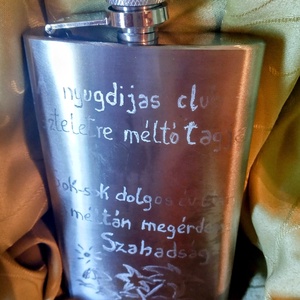 Nyugdíjas köszöntő flaska , Otthon & Életmód, Konyhafelszerelés, tálalás, Flaska, csatos üveg, Gravírozás, pirográfia, MESKA