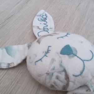 Névvel ellátott nyuszi szundikendő - játék & sport - plüssállat & játékfigura - nyuszi - Meska.hu