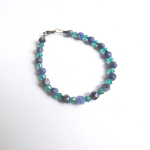 Titokzatos öböl ásványos karkötő - Meska.hu