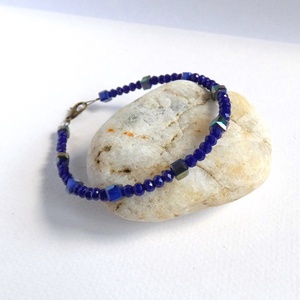 Rejtélyek kékje üveg karkötő - ékszer - karkötő - gyöngyös karkötő - Meska.hu