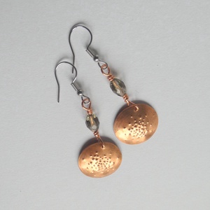 Rosegold és szürke réz fülbevaló - ékszer - fülbevaló - lógós kerek fülbevaló - Meska.hu