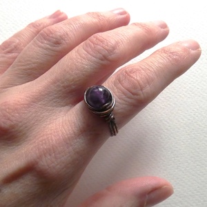 Mélylila rézgyűrű Ametiszt ásványgyönggyel - ékszer - gyűrű - szoliter gyűrű - Meska.hu