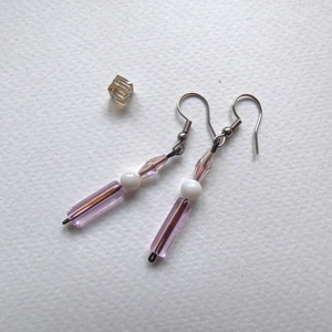 Fehér és Rózsaszín fülbevaló - ékszer - fülbevaló - lógó fülbevaló - Meska.hu