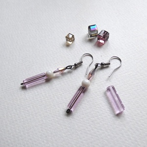 Fehér és Rózsaszín fülbevaló, Ékszer, Fülbevaló, Lógó fülbevaló, Ékszerkészítés, Fémmegmunkálás, MESKA