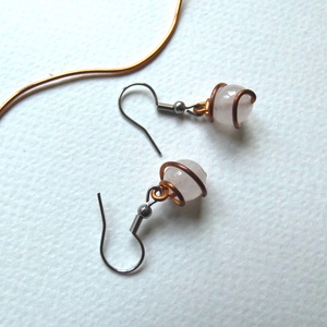 Rózsaszín bogyók réz fülbevaló - ékszer - fülbevaló - lógó fülbevaló - Meska.hu