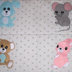 Baba falvédő  - virágos alapon állatfigurákkal (kutya, cica, süni, nyuszi, maci, egérke) -  - Meska.hu