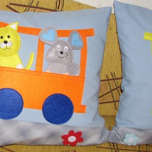 Vonatos ujjbábos  mese - párnák  -  - Meska.hu