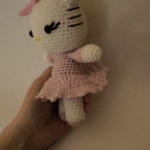 Hello Kitty  _Amigurumi figura - játék & sport - plüssállat & játékfigura - cica - Meska.hu