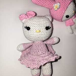 Hello Kitty  _Amigurumi figura - játék & sport - plüssállat & játékfigura - cica - Meska.hu