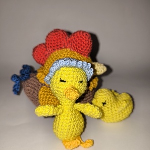 Tyúkanyó és kiscsibéi_Amigurumi figura - játék & sport - plüssállat & játékfigura - madár - Meska.hu