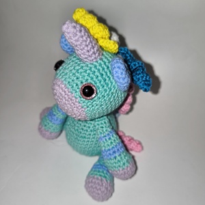 Kicsi zöld Unikornis_Amigurumi figura, Játék & Sport, Plüssállat & Játékfigura, Unikornis, Horgolás, MESKA