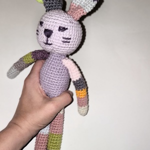 Csíkos színes nyuszifiú_Amigurumi figura - játék & sport - plüssállat & játékfigura - nyuszi - Meska.hu