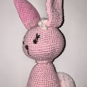 Maroknyuszi rózsaszínben_Amigurumi figura, Játék & Sport, Plüssállat & Játékfigura, Nyuszi, Horgolás, MESKA
