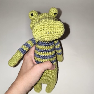 Zöld krokodil_Amigurumi figura - játék & sport - plüssállat & játékfigura - más figura - Meska.hu