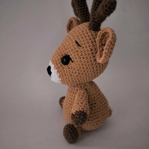 Szarvas_Amigurumi figura, alvóka - játék & sport - plüssállat & játékfigura - plüss mesefigurák - Meska.hu